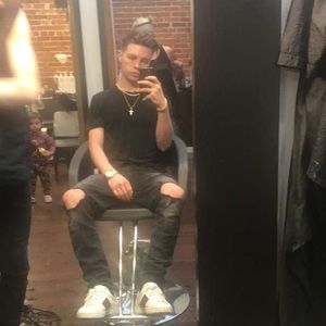 Meet your Posher, Cade